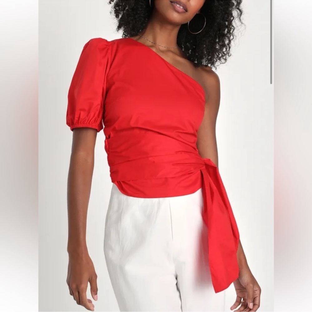 Lulu’s Tops Size Small Set of Two Red and Green